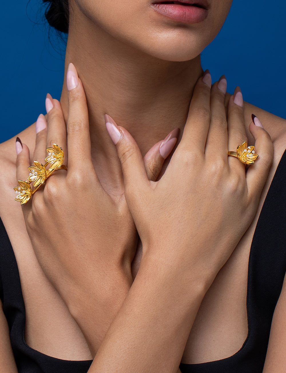 Pearly Golden Flower Three-Finger Ring