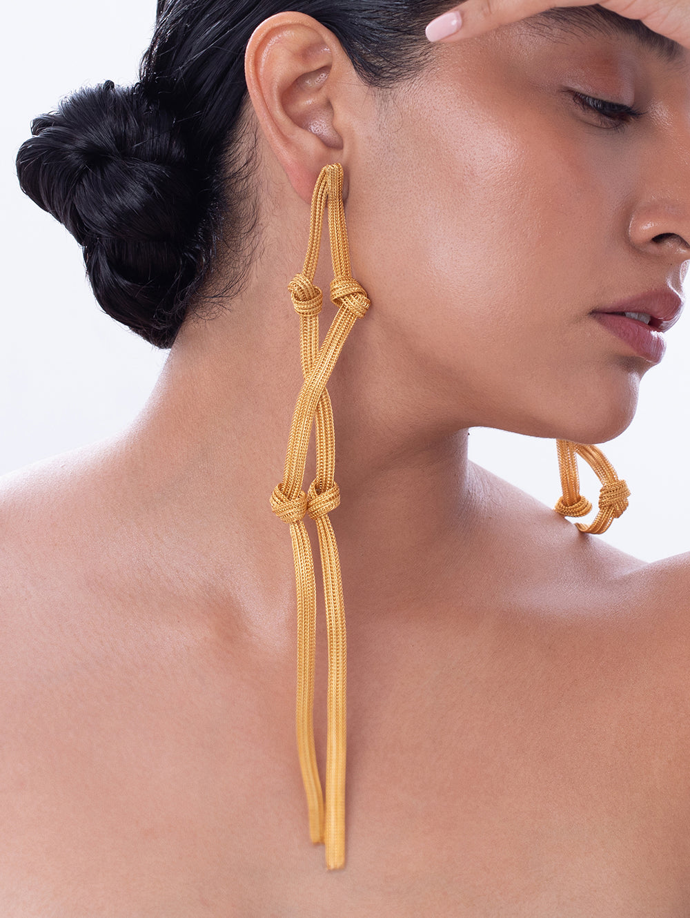 Double-Knotted Golden Mesh Long Earrings