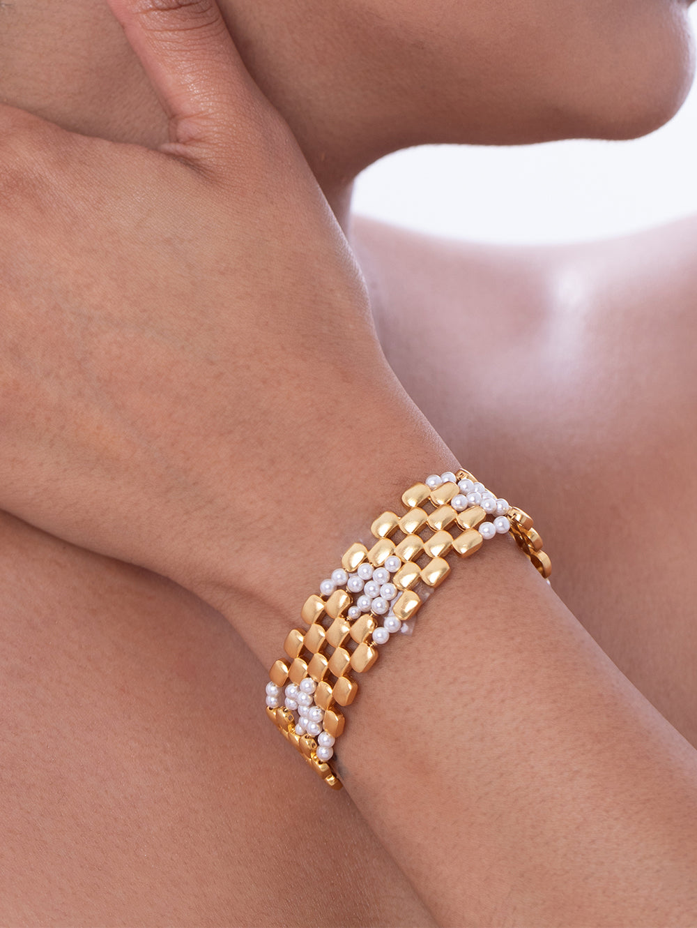 Pearly Golden Cutout Bracelet